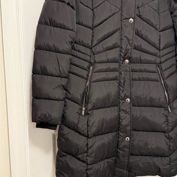 London Fog Women's Black Puffer Jacket with Detachable Faux Fur and Hood - Picture 3 of 9